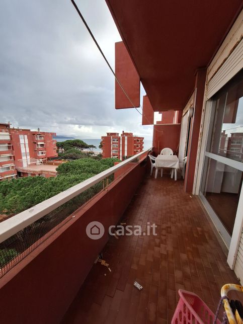 Appartamento in residenziale in Via Litoranea 89