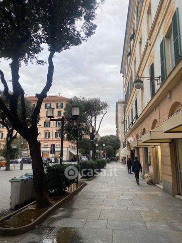 Attivitã /licenza (con o senza mura) in commerciale in Piazza Giulio II
