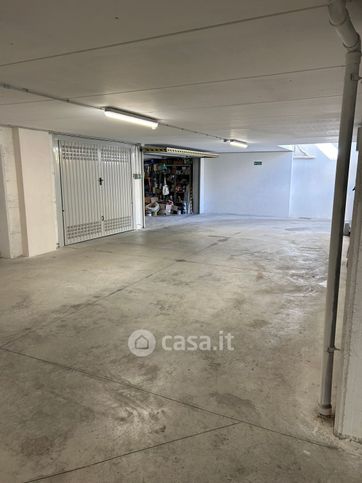 Box/posto auto in residenziale in Via Sabazia