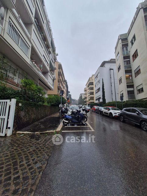 Garage/posto auto in residenziale in Via di San Valentino