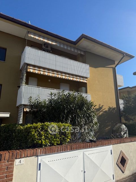 Appartamento in residenziale in Via Monte Rosa