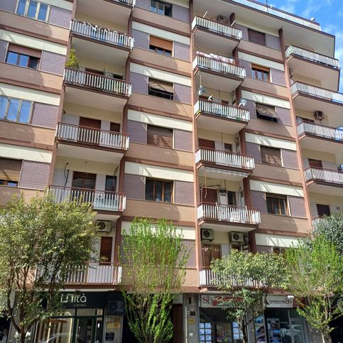 Appartamento in residenziale in Via Luigi Guercio 44