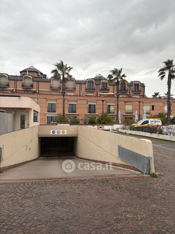 Box/posto auto in residenziale in Corso Italia