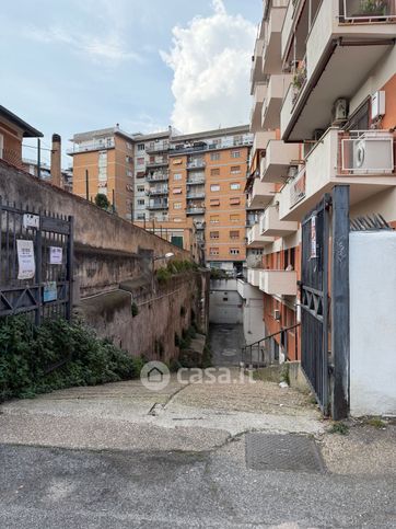 Box/posto auto in residenziale in Via Adriano Balbi 25