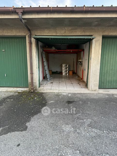 Garage/posto auto in residenziale in Via Comasina