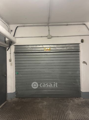 Box/posto auto in residenziale in Via delle Montagne Rocciose
