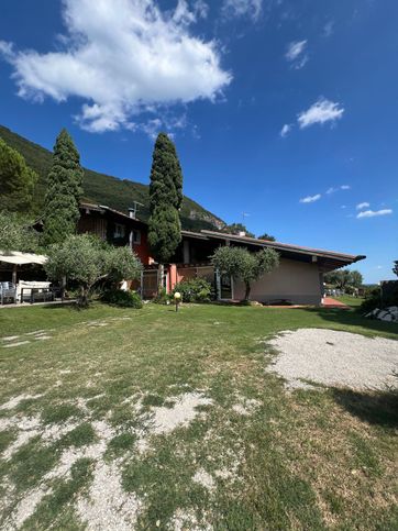 Appartamento in residenziale in Via Cornon