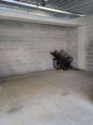 Box/posto auto in residenziale in Viale Gianluigi Bonelli 136