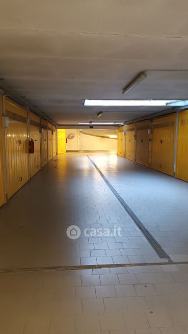 Garage/posto auto in residenziale in Via Lamarmora 97-/A