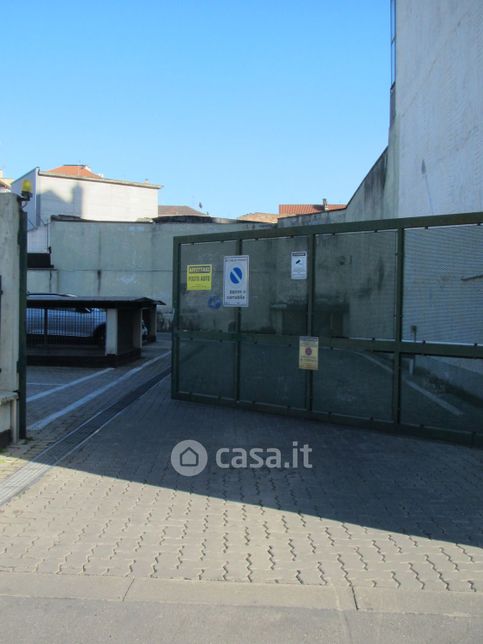 Garage/posto auto in residenziale in Via GALVANI 22