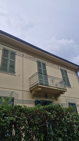 Casa bi/trifamiliare in residenziale in Via Livorno 14