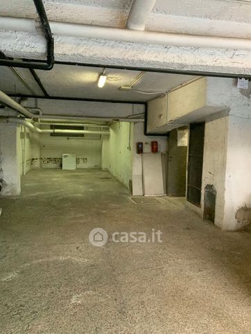 Box/posto auto in residenziale in Viale delle Mura Aurelie 7 /c