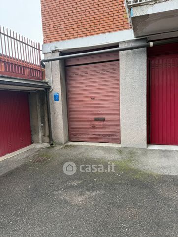 Box/posto auto in residenziale in Via Erto 5