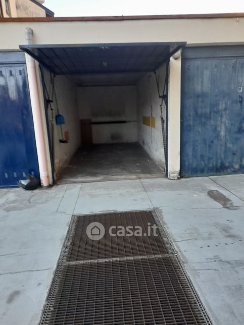 Garage/posto auto in residenziale in Via Leonardo da Vinci 116