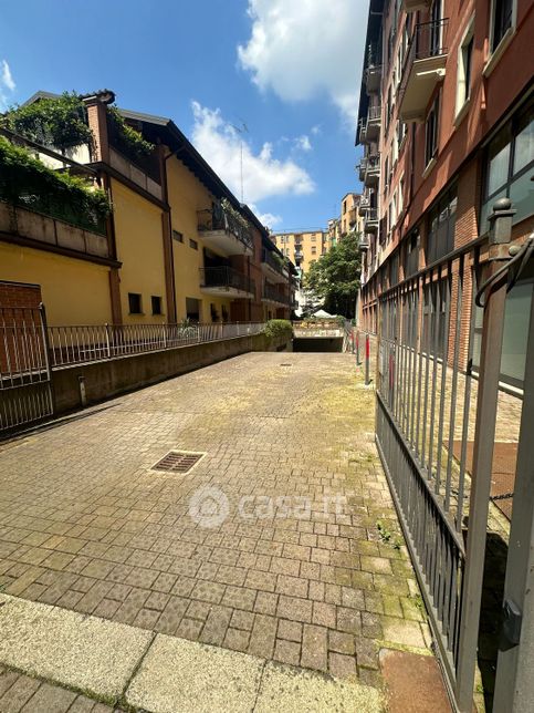 Garage/posto auto in residenziale in Viale Lunigiana 10