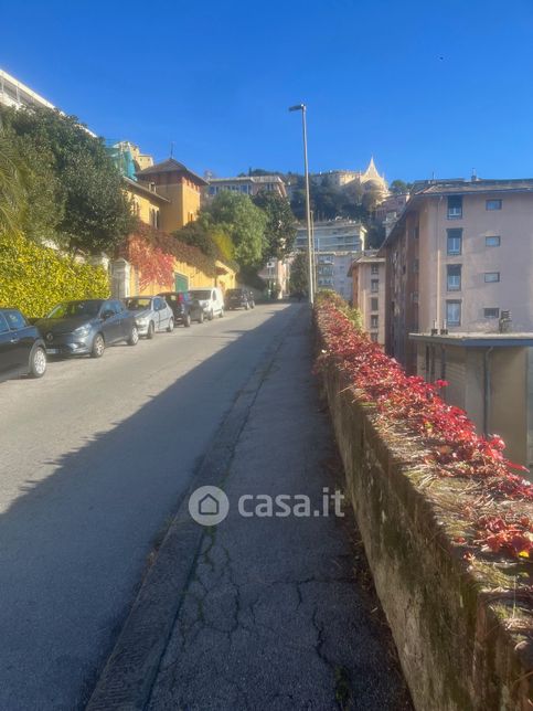 Garage/posto auto in residenziale in Via Piaggio 19