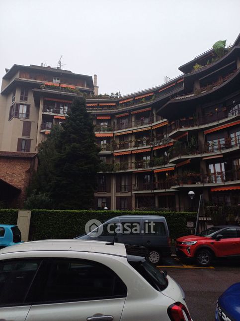 Appartamento in residenziale in Via Tolmezzo 3