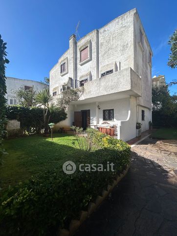Casa bi/trifamiliare in residenziale in Via Porto Maurizio 15