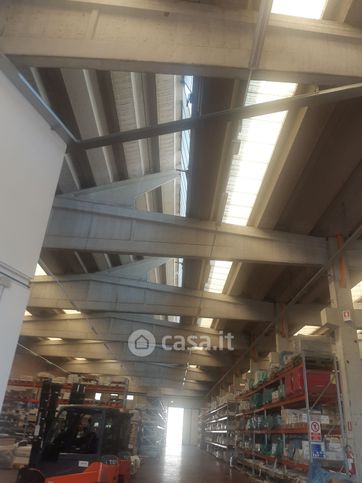 Capannone in commerciale in Via del Canaletto
