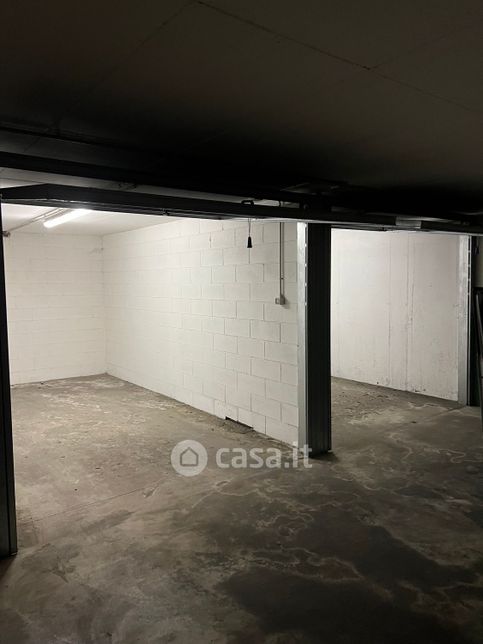 Box/posto auto in residenziale in Piazza del Granaio