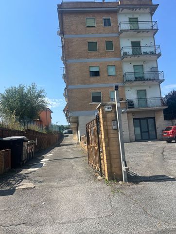 Appartamento in residenziale in Via Casilina 130