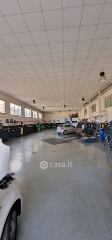 Capannone in commerciale in Via Francesco Pera
