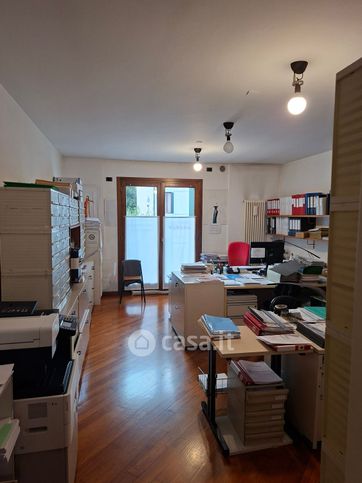 Ufficio in commerciale in Via Campo Marzio