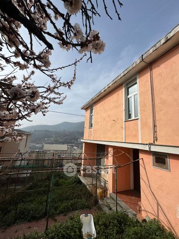 Casa indipendente in residenziale in Via delle Tofane 34