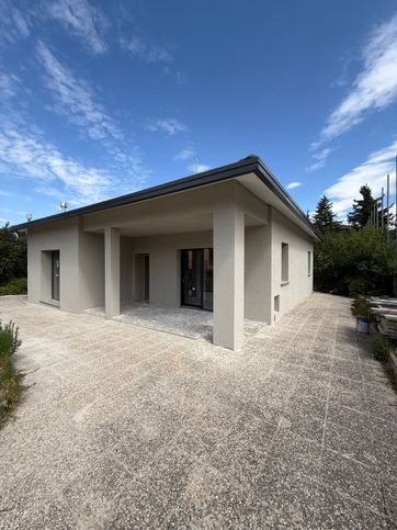 Villa in residenziale in Via Lucantoni 11