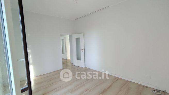 Appartamento in residenziale in Via Lorenteggio 82