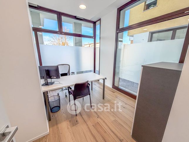 Ufficio in commerciale in Via G. D'Annunzio 74