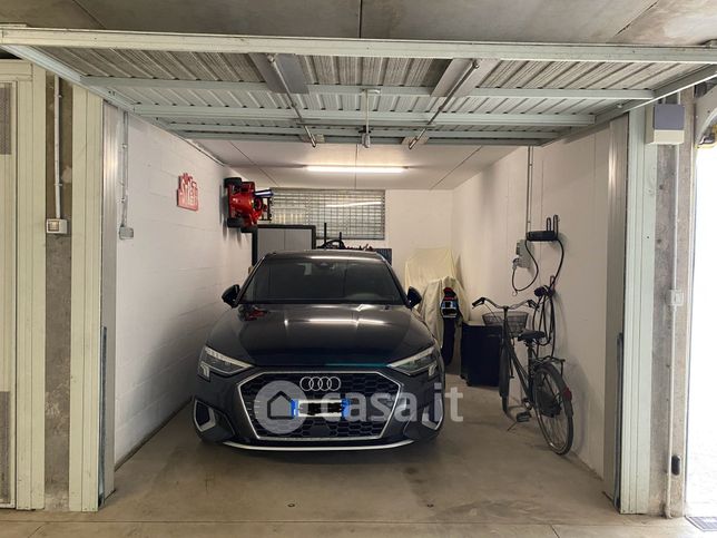 Box/posto auto in residenziale in Via Gerardo Pietro