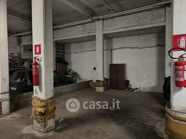 Box/posto auto in residenziale in Viale Piave 57
