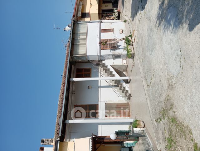 Casa bi/trifamiliare in residenziale in Via Chiacchiaretta