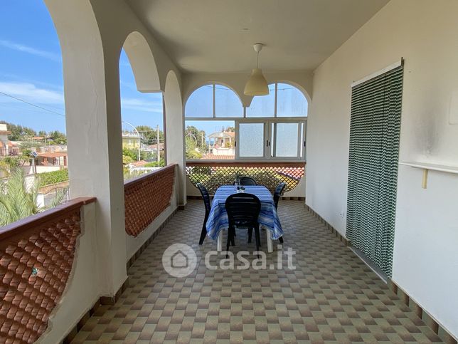 Villetta a schiera in residenziale in Viale Ionio