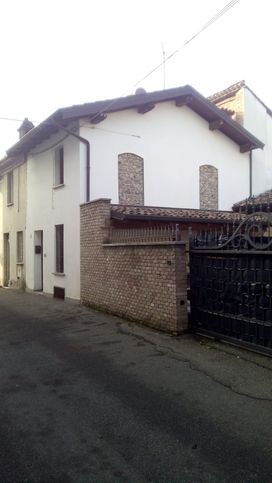 Casa indipendente in residenziale in Via Mandelli 5B