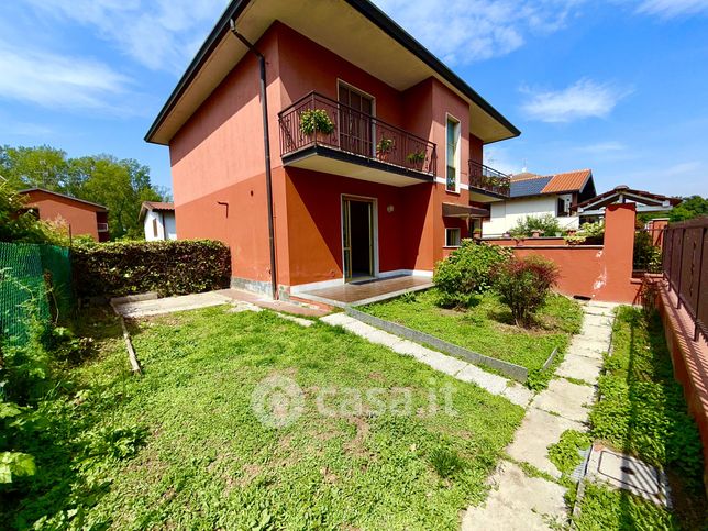 Casa indipendente in residenziale in Via Kennedy 13