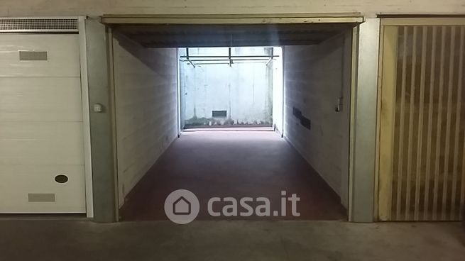 Box/posto auto in residenziale in Via Palermo 14