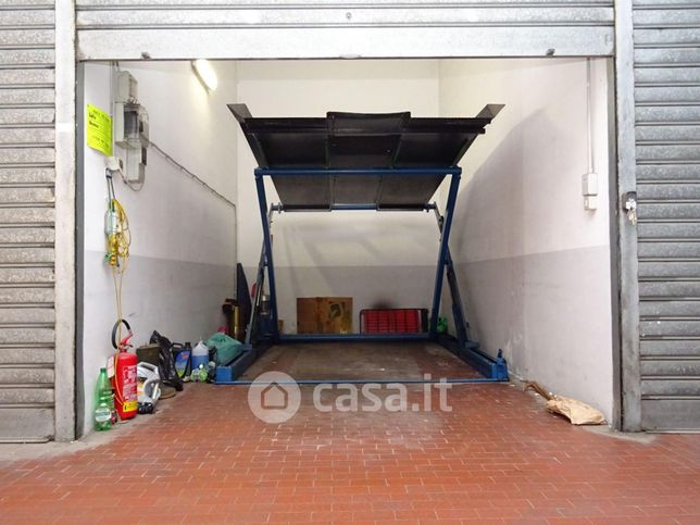 Garage/posto auto in residenziale in Via Gian Battista Gaulli