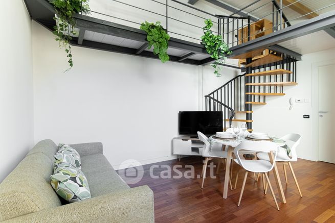 Loft in residenziale in Viale Lecco 93