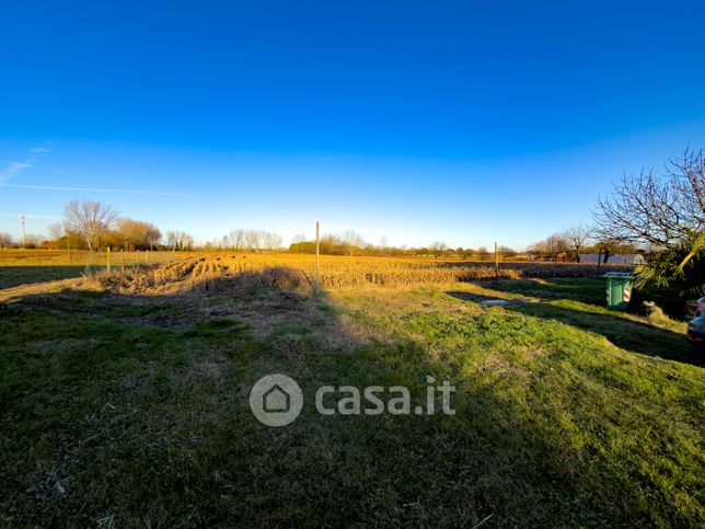 Terreno agricolo in commerciale in Via Carnia 16