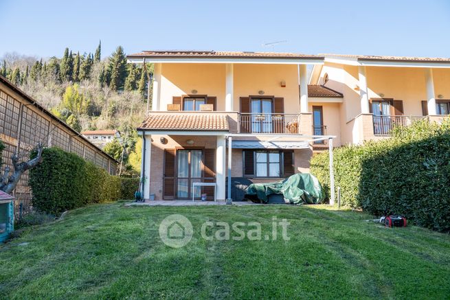 Villetta a schiera in residenziale in via nazionale,