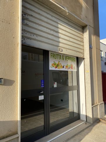 Attivitã /licenza (con o senza mura) in commerciale in Via Trieste 22