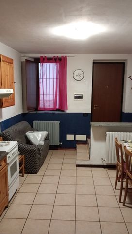 Casa indipendente in residenziale in Via Mandelli 4