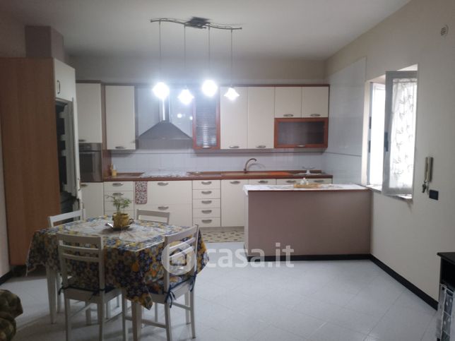 Appartamento in residenziale in Via Cortagna