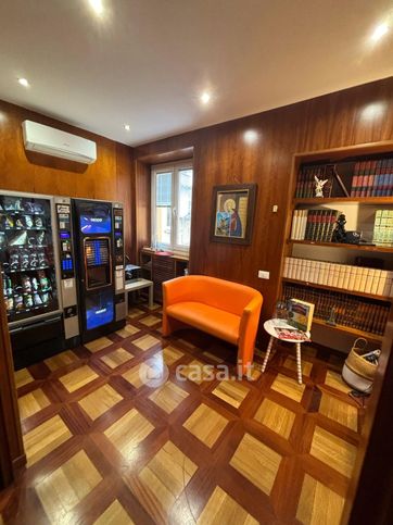 Ufficio in commerciale in Via della Conciliazione 44