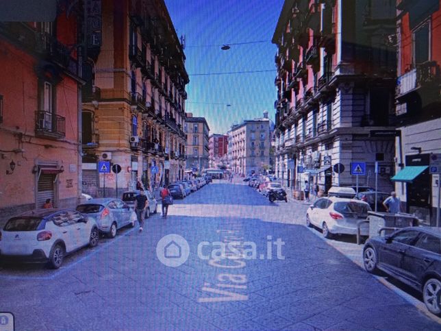 Ufficio in commerciale in Via Tristano Caracciolo 23