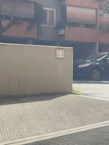 Box/posto auto in residenziale in Via Ercole Marazza 23