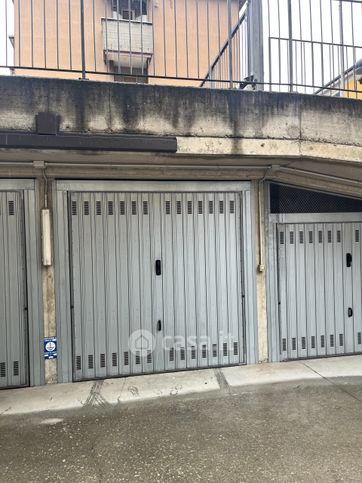 Box/posto auto in residenziale in Via Luigi Salma 16