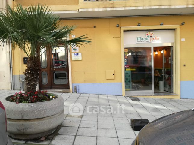 Negozio/locale commerciale in commerciale in Via Santa Margherita 19/A